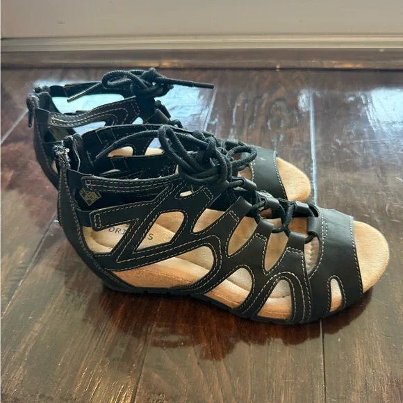 Earth Origins, Black Gladiator Sandals, size 7 - Picture 2 of 4